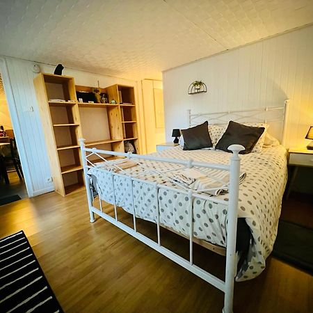 Chambre En Rez De Jardin Gland Bagian luar foto
